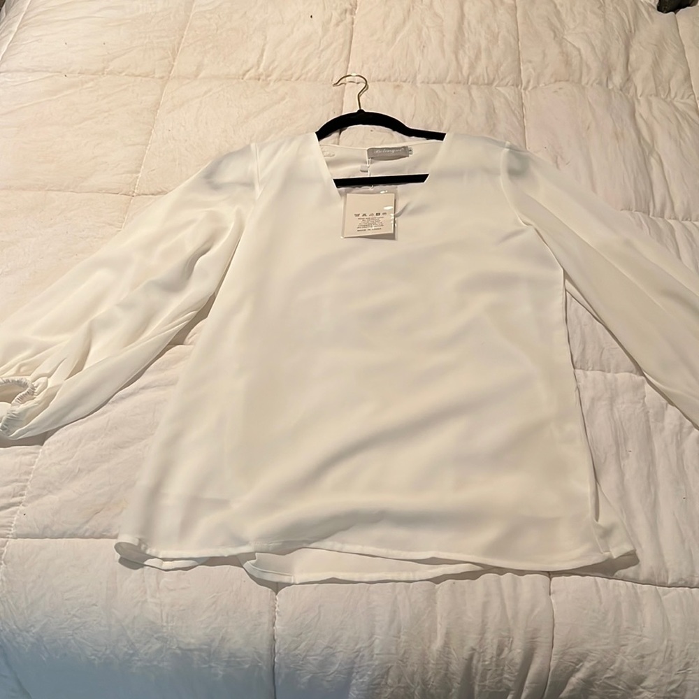 NWT white top